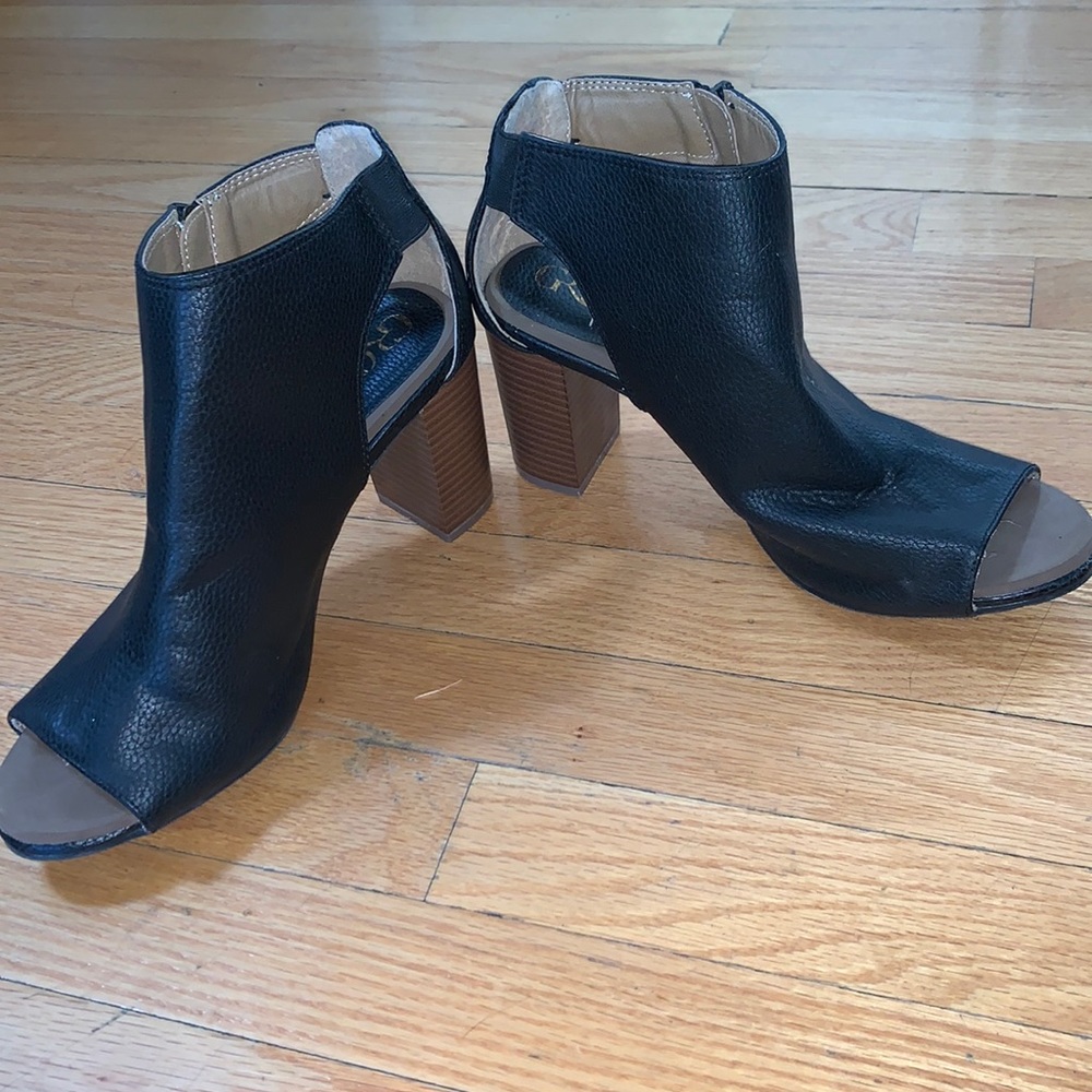 Black leather open toe booties - Picture 2 of 2